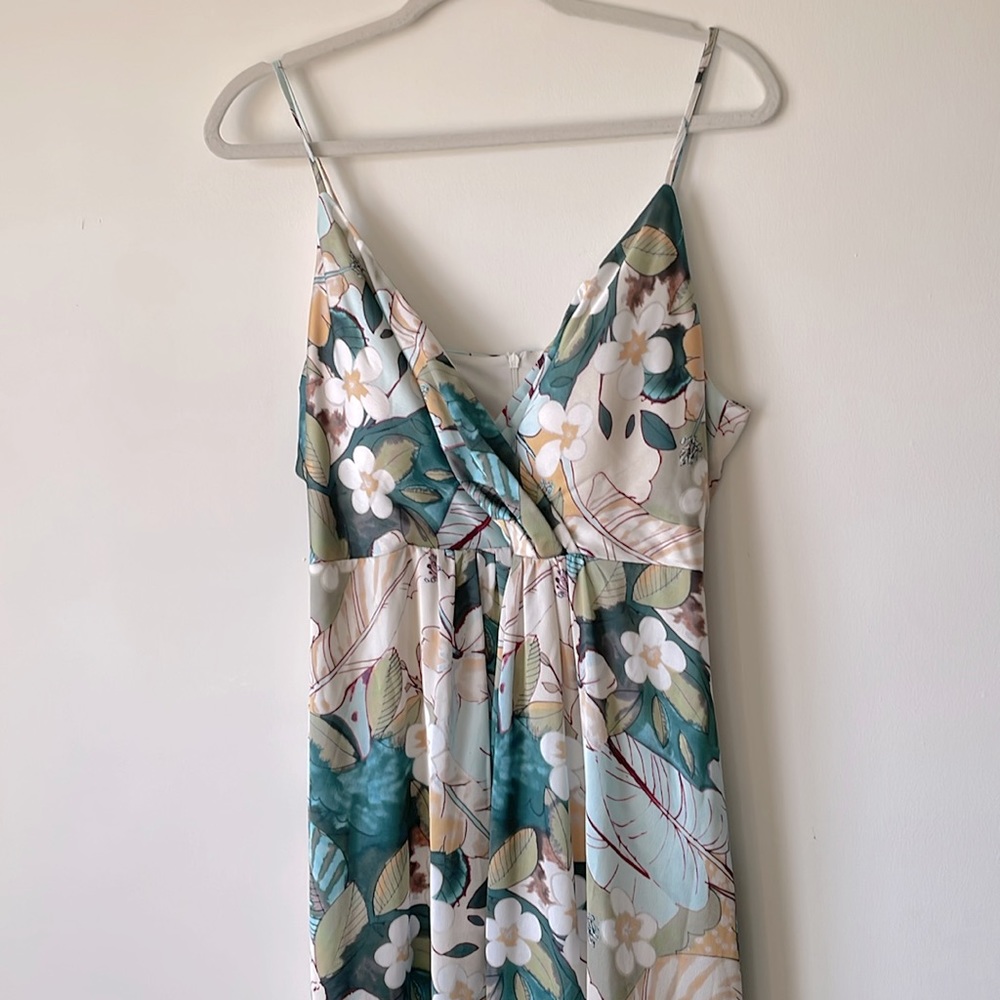 Spring dress - Picture 3 of 4